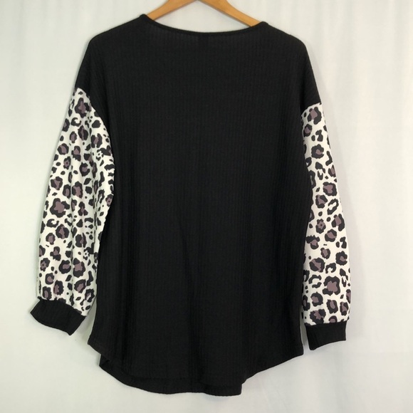 Emery Rose Woman Long Sleeve Black Animal Print Round Neckline Top Size L - Picture 6 of 11